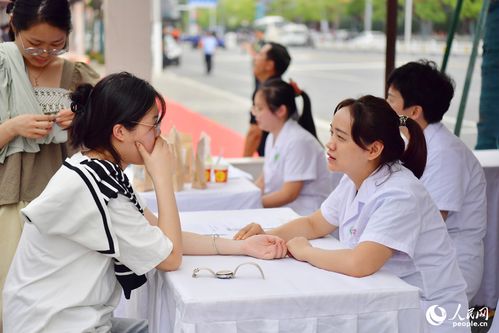 江西樟樹(shù)中醫(yī)養(yǎng)生街區(qū) 健康美食潮玩齊打卡，診斷技術(shù)研發(fā)引領(lǐng)新風(fēng)尚