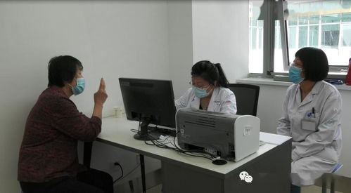 開(kāi)診首日現(xiàn)場(chǎng)直擊 專(zhuān)家精確診治與暖心服務(wù)贏得群眾歡喜點(diǎn)贊，診斷技術(shù)研發(fā)助力醫(yī)療升級(jí)